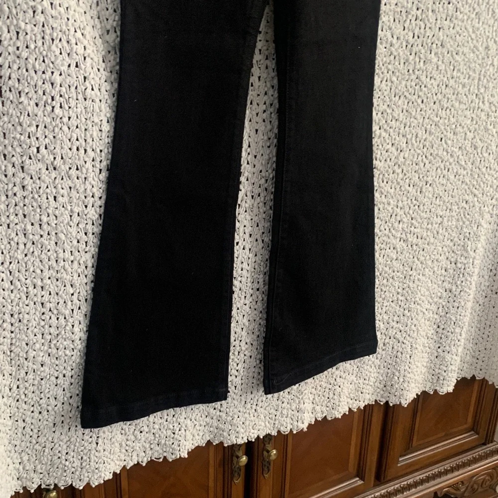 Sofía Vergara Women’s Black Flared Jeans - Classic High-Rise Fit